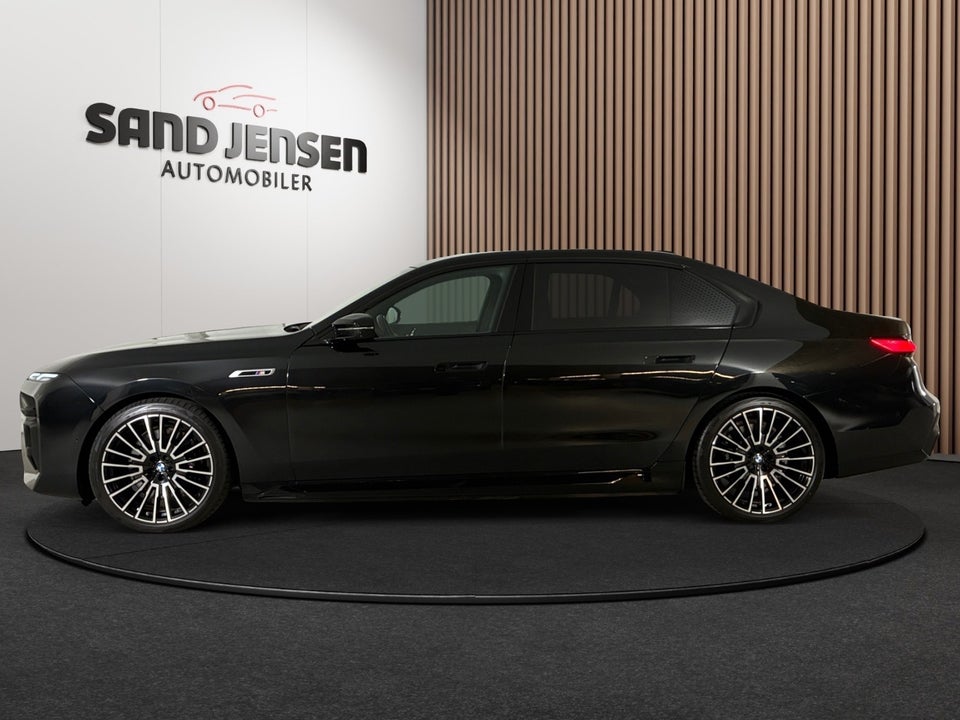 BMW i7 M70 M-Sport Pro Performance xDrive 4d