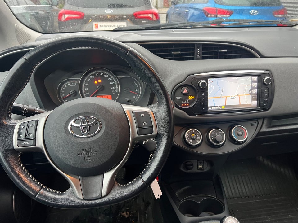 Toyota Yaris 1,0 VVT-i T2 Premium 5d