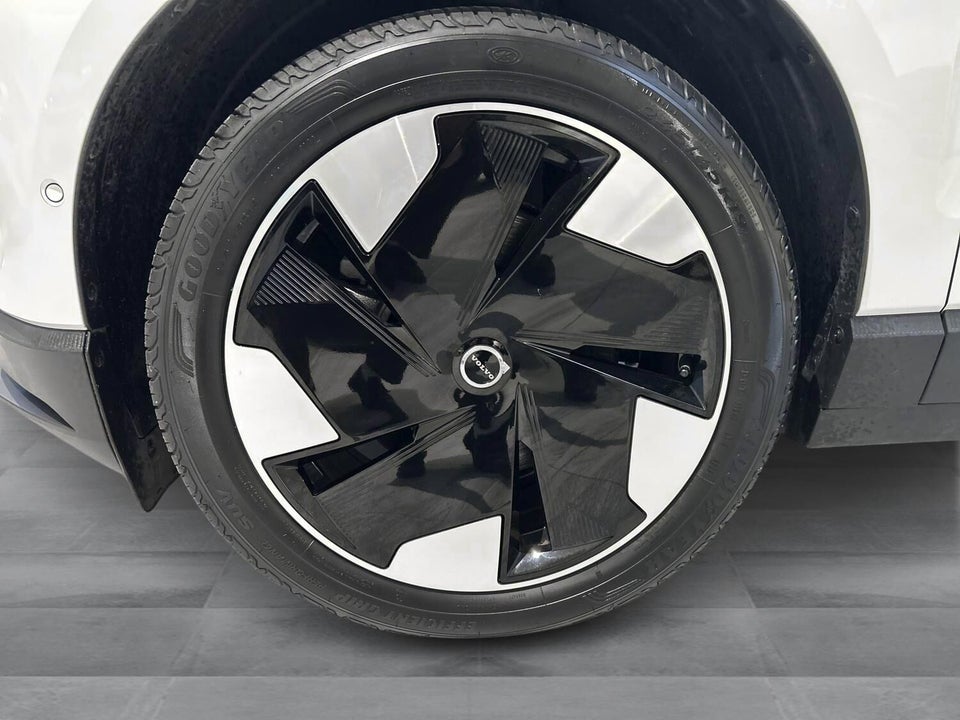 Volvo EX30 Extended Range Ultra 5d