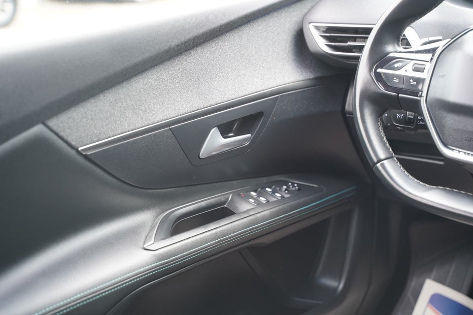 Peugeot 3008 1,6 Hybrid Allure Pack EAT8 5d