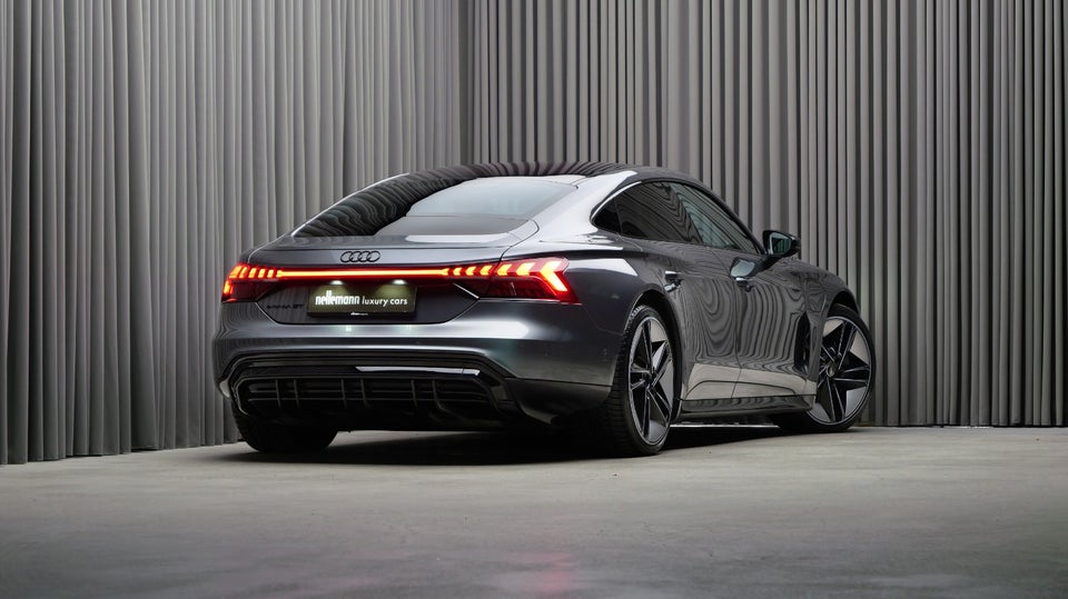 Audi e-tron GT quattro 4d
