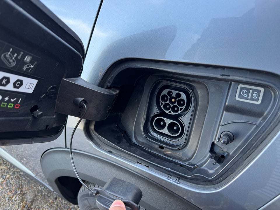 Peugeot e-2008 50 GT 5d