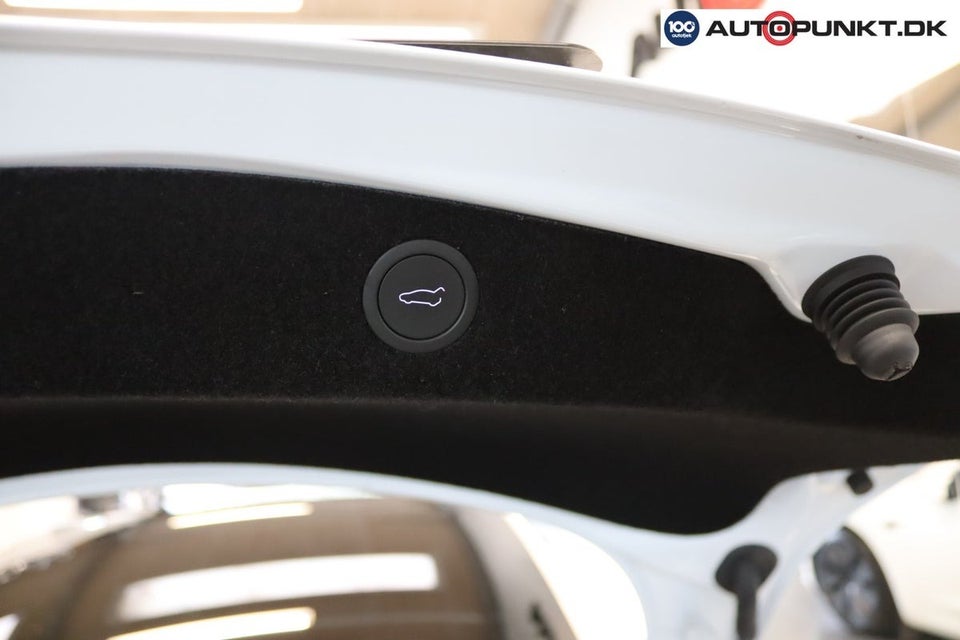 Tesla Model 3 Long Range AWD 4d