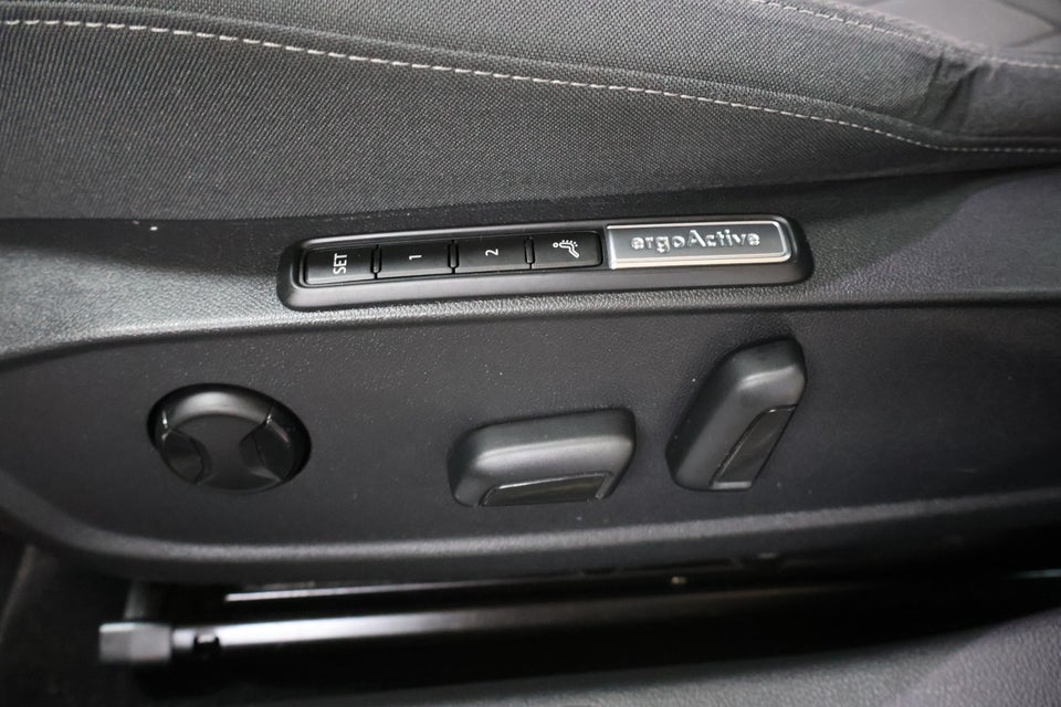 VW Golf VIII 1,5 eTSi 150 Style DSG 5d
