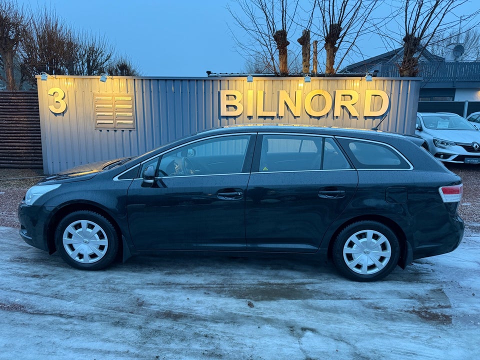 Toyota Avensis 1,8 VVT-i TX stc. 5d