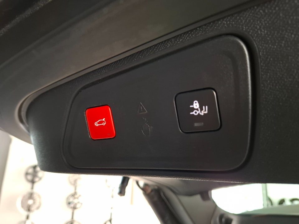 Peugeot 3008 1,6 Hybrid Allure Limited EAT8 5d