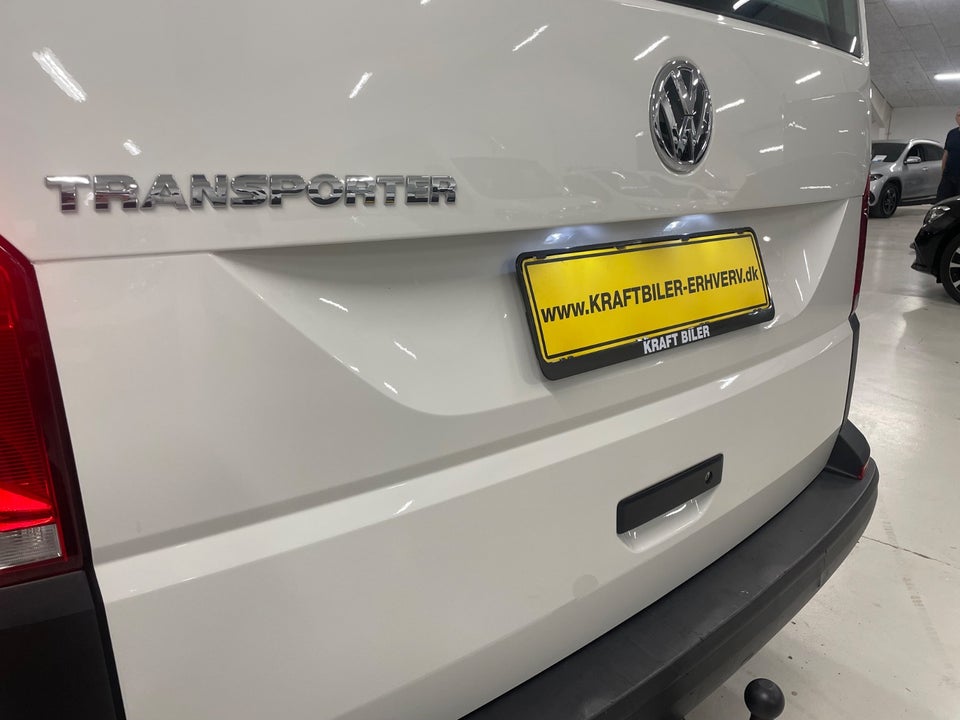 VW Transporter 2,0 TDi 110 Kassevogn lang