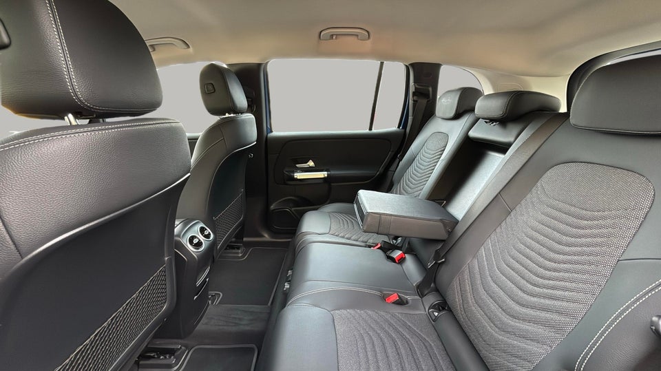 Mercedes EQB300 Progressive Advance 4Matic 5d