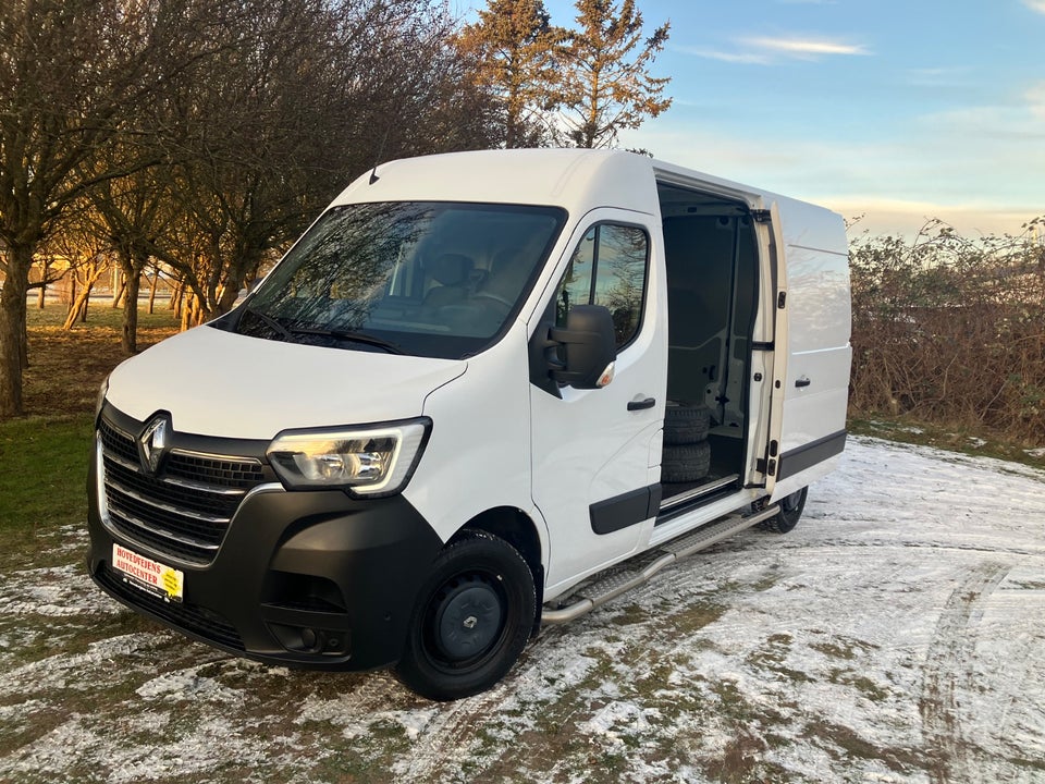 Renault Master IV T35 2,3 dCi 135 L2H2 Kassevogn