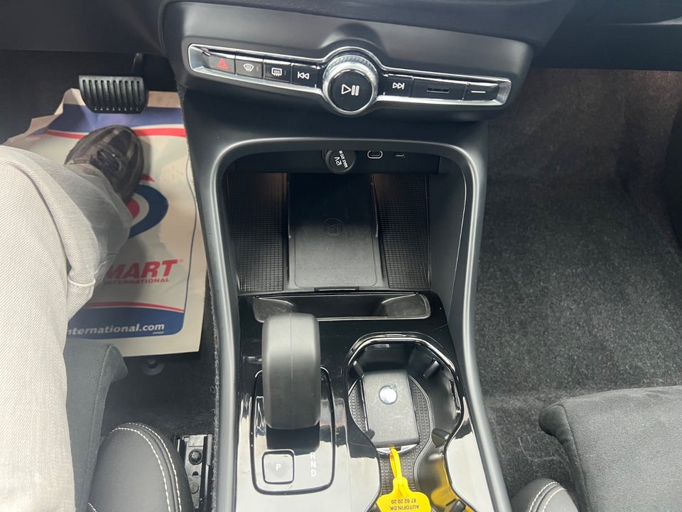 Volvo EX40 Extended Range Black Edition 5d