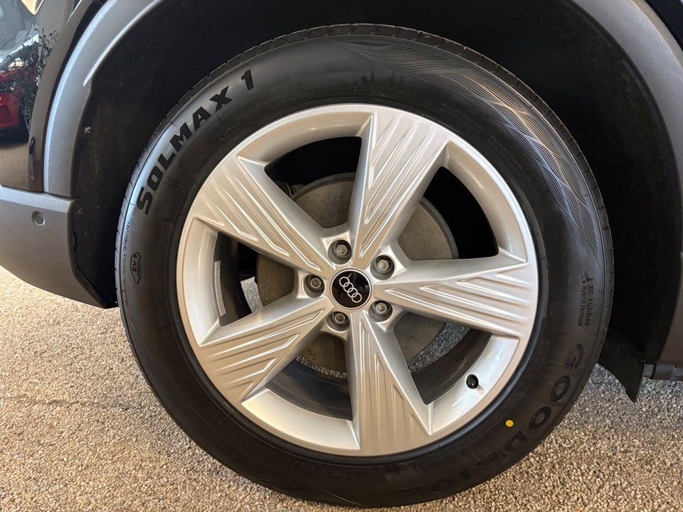 Audi Q4 e-tron 40  5d