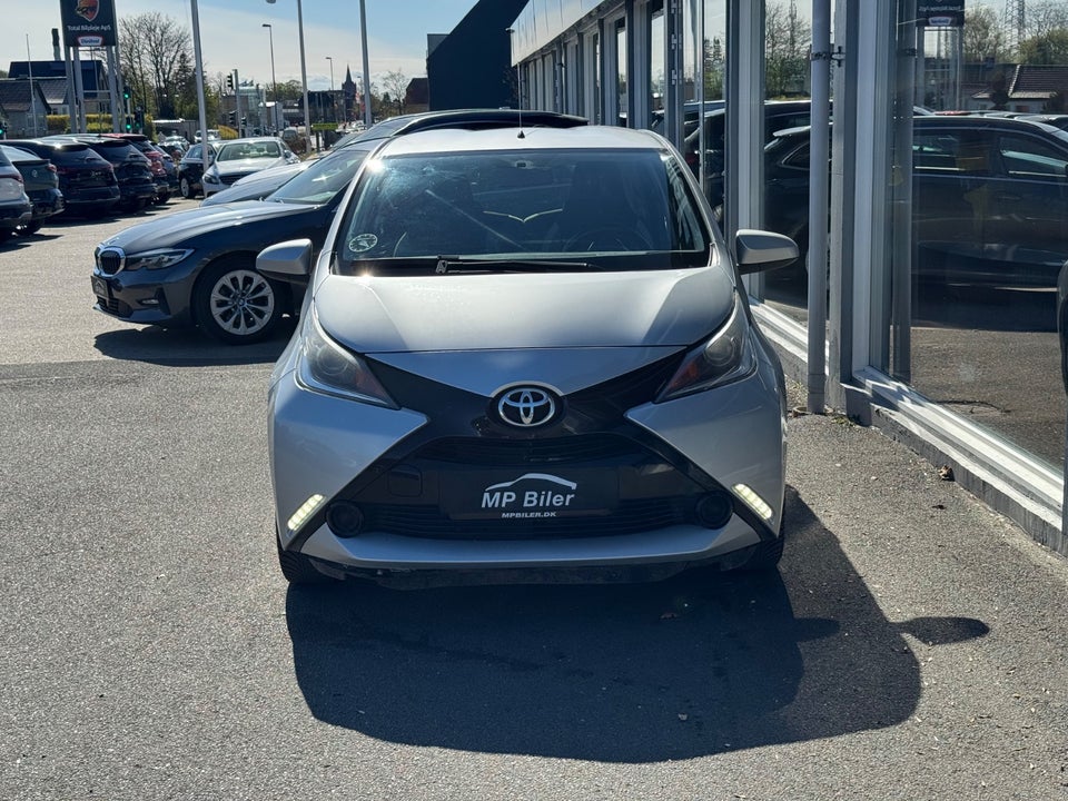 Toyota Aygo 1,0 VVT-i x-play 5d