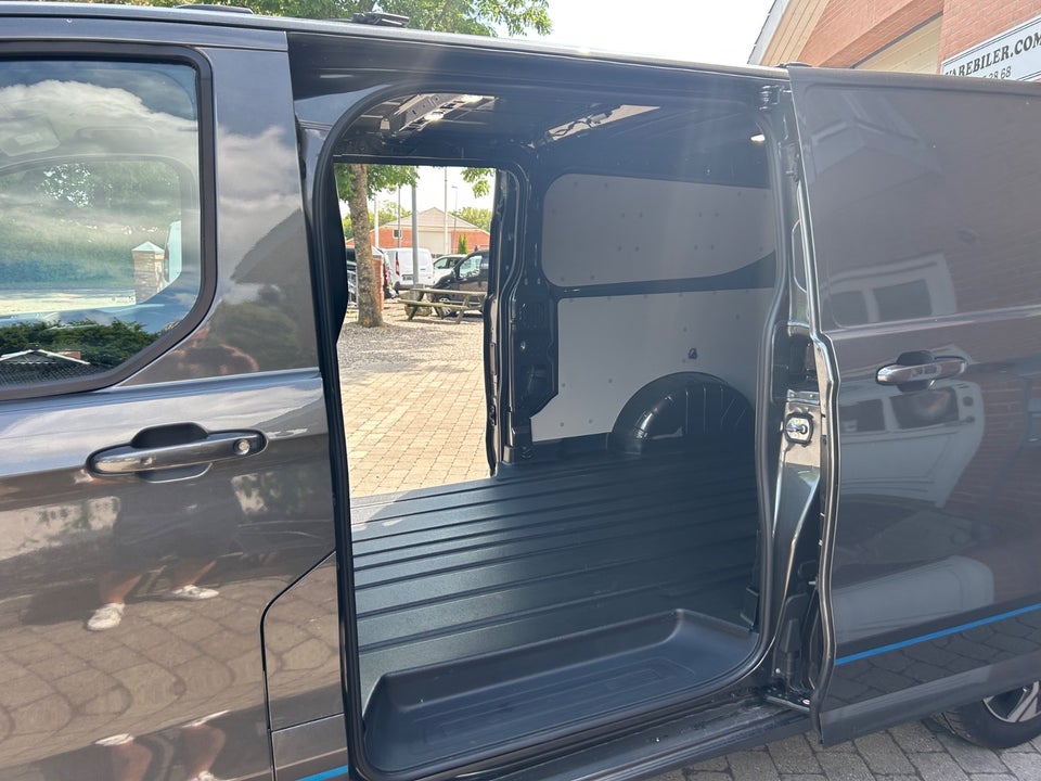 Ford Transit Custom 320 L2 2,0 EcoBlue Sport aut.