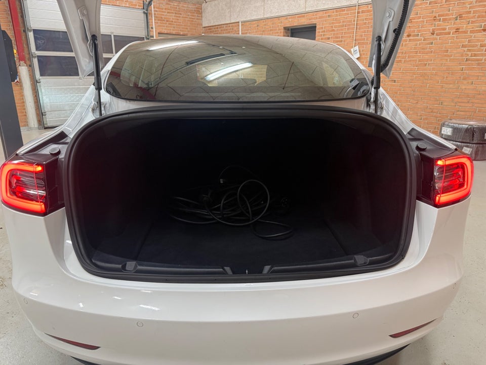 Tesla Model 3 Long Range AWD 4d