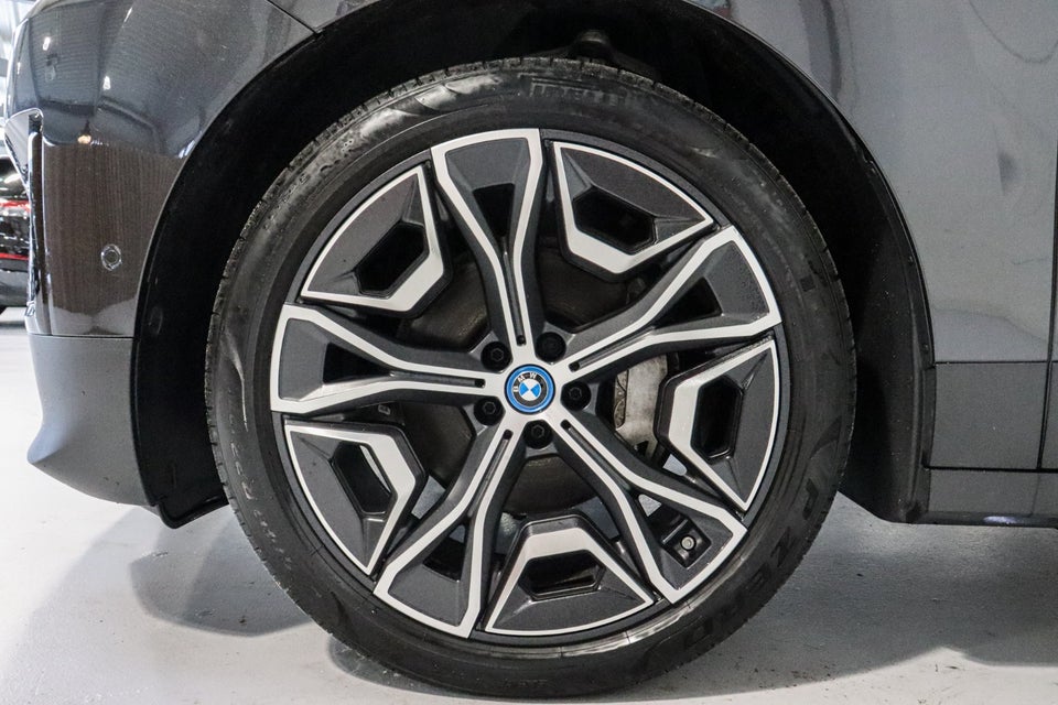 BMW iX xDrive40 5d