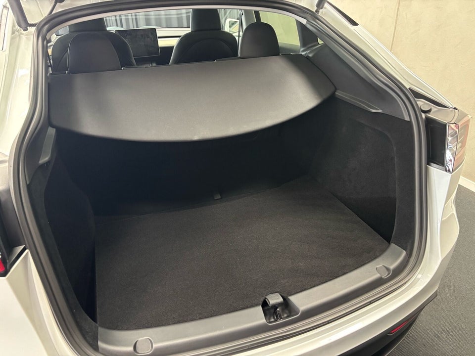 Tesla Model Y RWD 5d