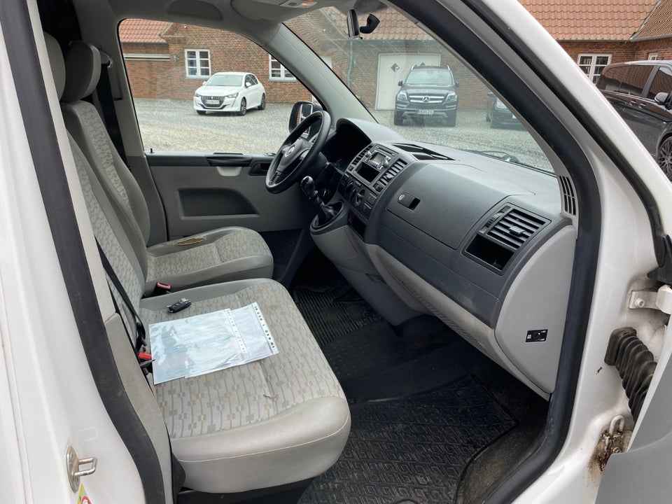 VW Transporter 2,0 TDi 84 Kassevogn kort