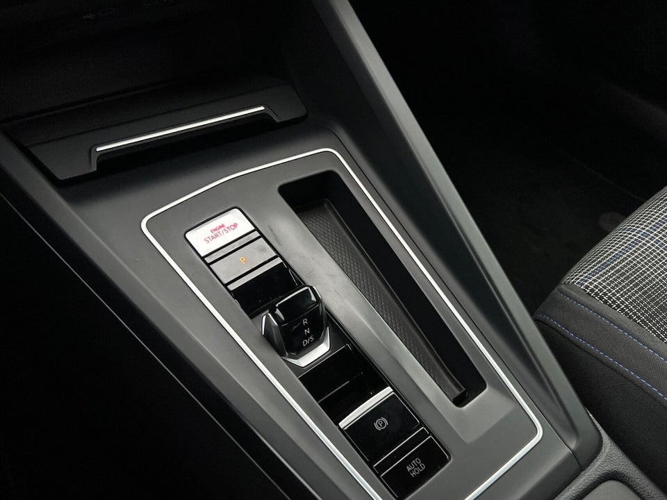 VW Golf VIII 1,4 GTE DSG 5d