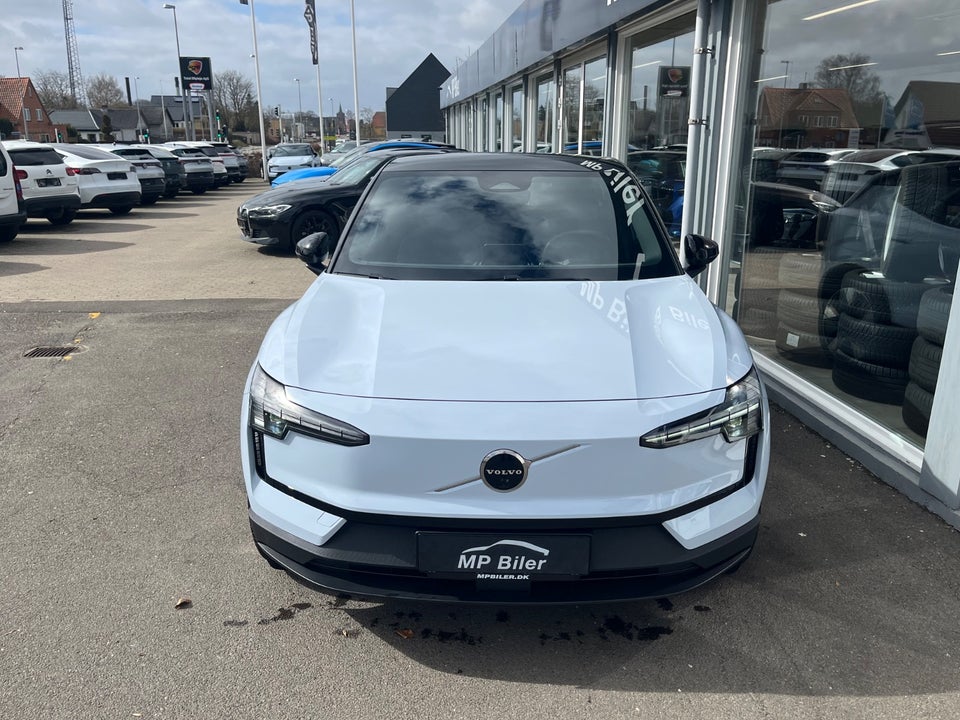 Volvo EX30 Extended Range Ultra 5d