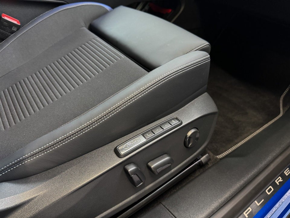 Ford Explorer 82 Premium Extended Range 5d