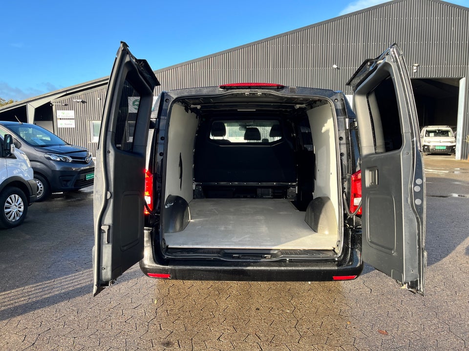 Mercedes eVito 129 Tourer PRO XL Van