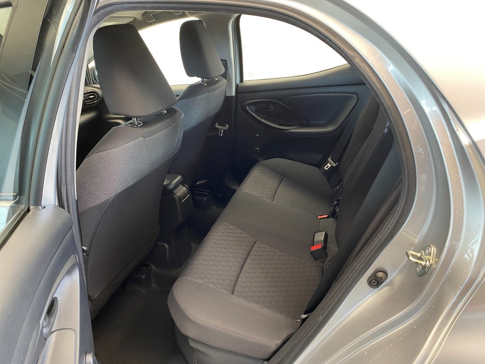 Toyota Yaris 1,5 Hybrid Essential e-CVT 5d