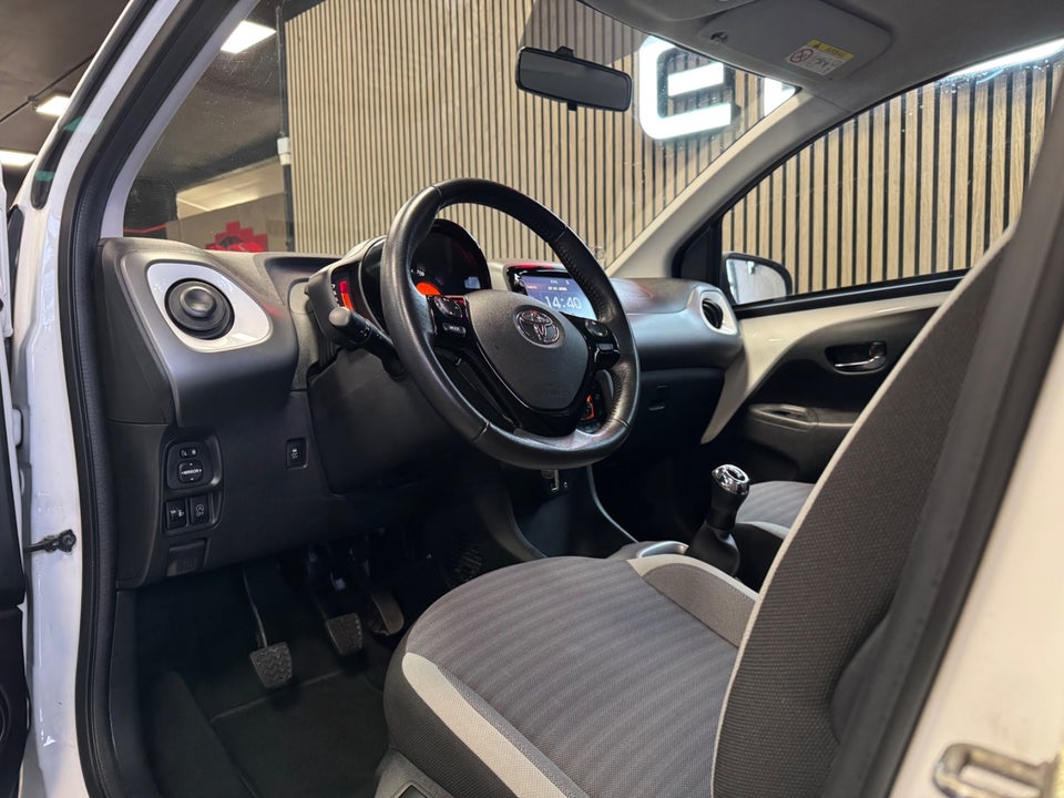 Toyota Aygo 1,0 VVT-i x-pression 5d