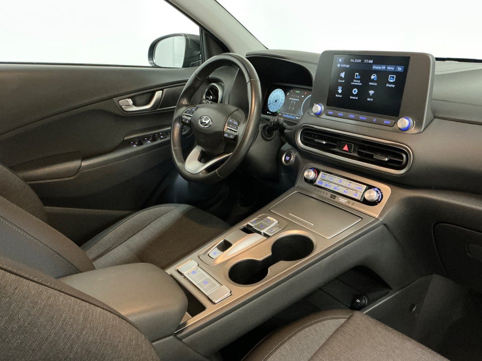 Hyundai Kona 39 EV Essential 5d