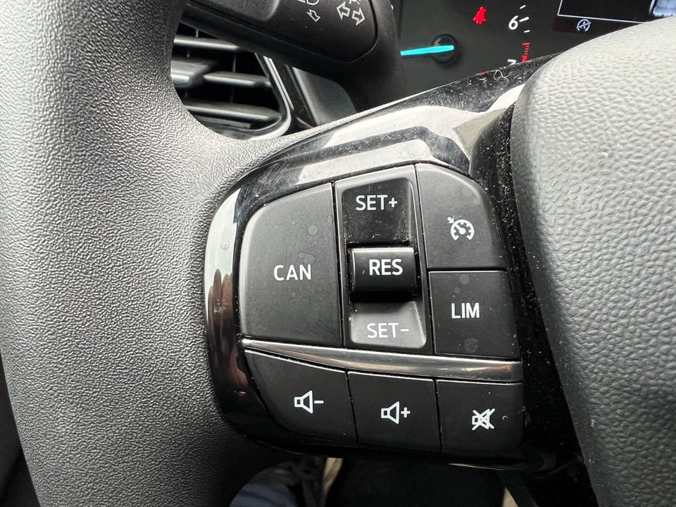 Ford Fiesta 1,0 EcoBoost mHEV Connected 5d