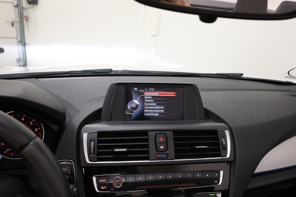 BMW 220i 2,0 Cabriolet M-Sport aut. 2d