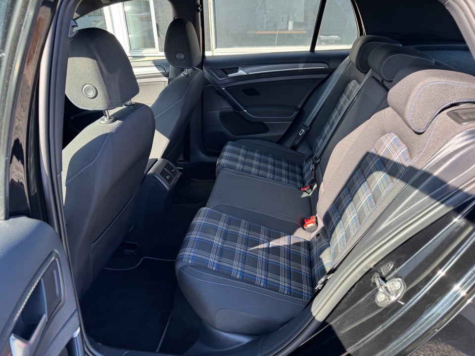 VW Golf VII 1,4 GTE DSG 5d