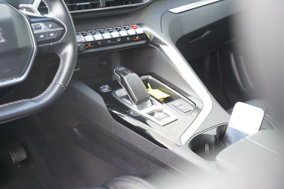 Peugeot 3008 1,6 Hybrid Selection Sport Limited EAT8 5d