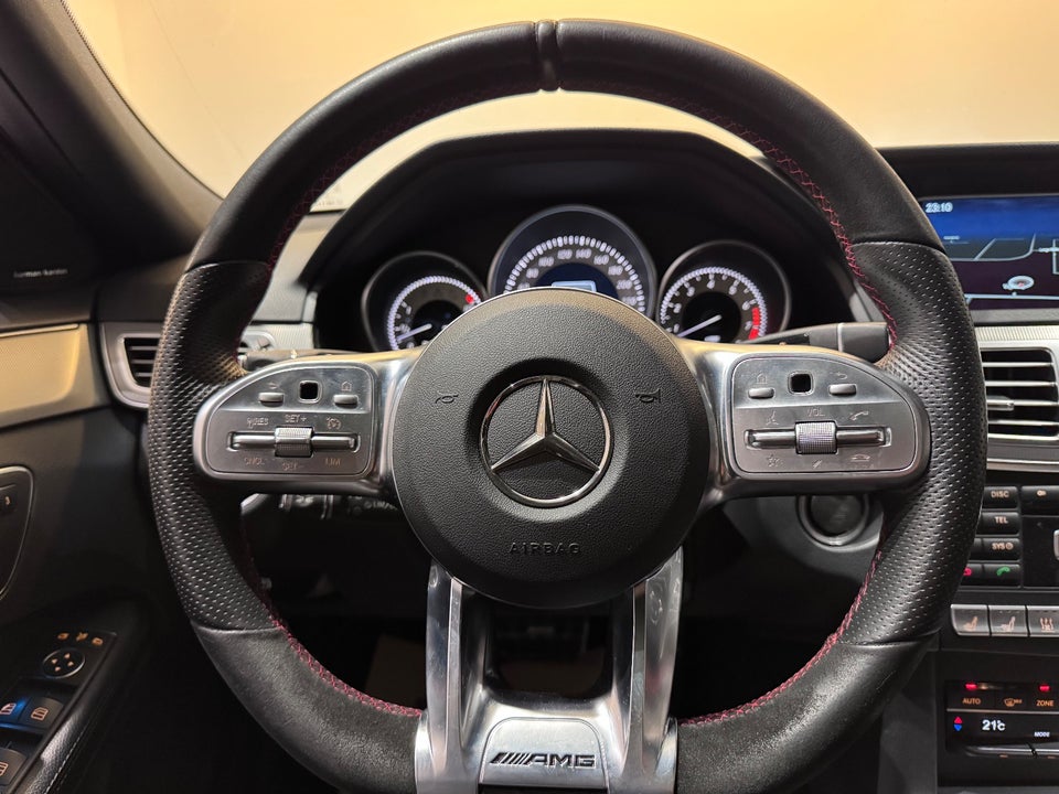 Mercedes E500 4,7 AMG Line aut. 4Matic 4d