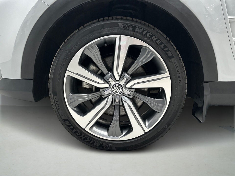 MG Marvel R Performance 5d