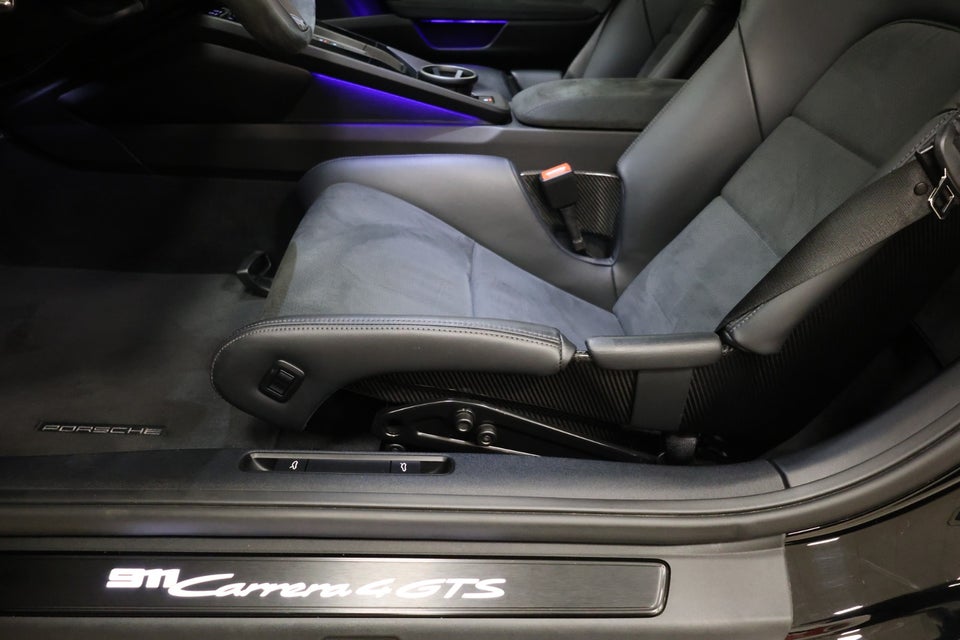 Porsche 911 Carrera 4 GTS 3,0 Coupé PDK 2d
