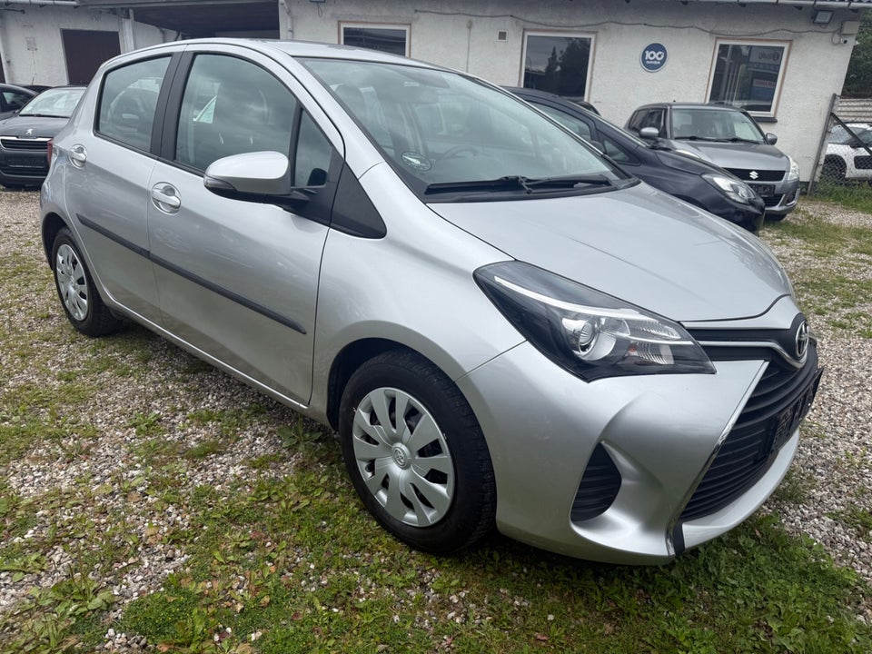 Toyota Yaris 1,0 VVT-i T2 5d