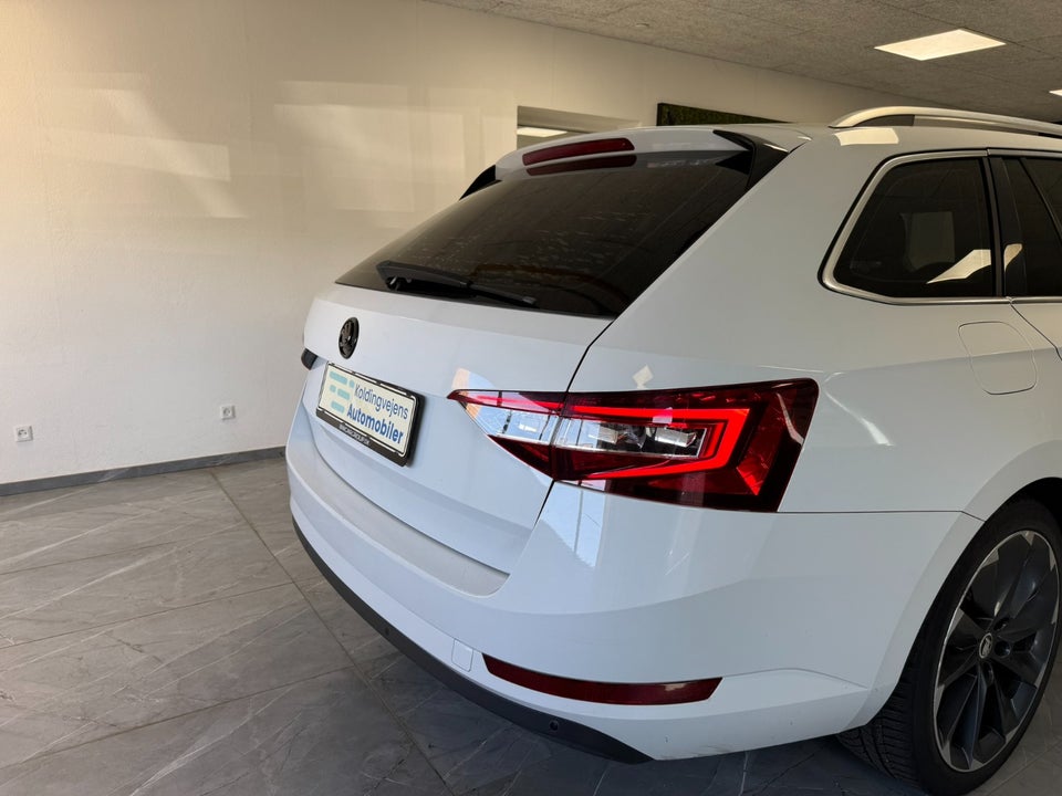 Skoda Superb 2,0 TDi 190 Ambition Combi DSG 5d