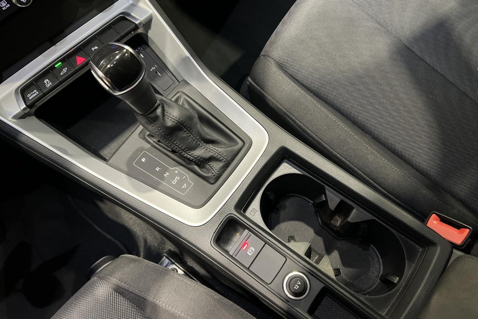 Audi Q3 45 TFSi e Attitude plus S-tr. 5d