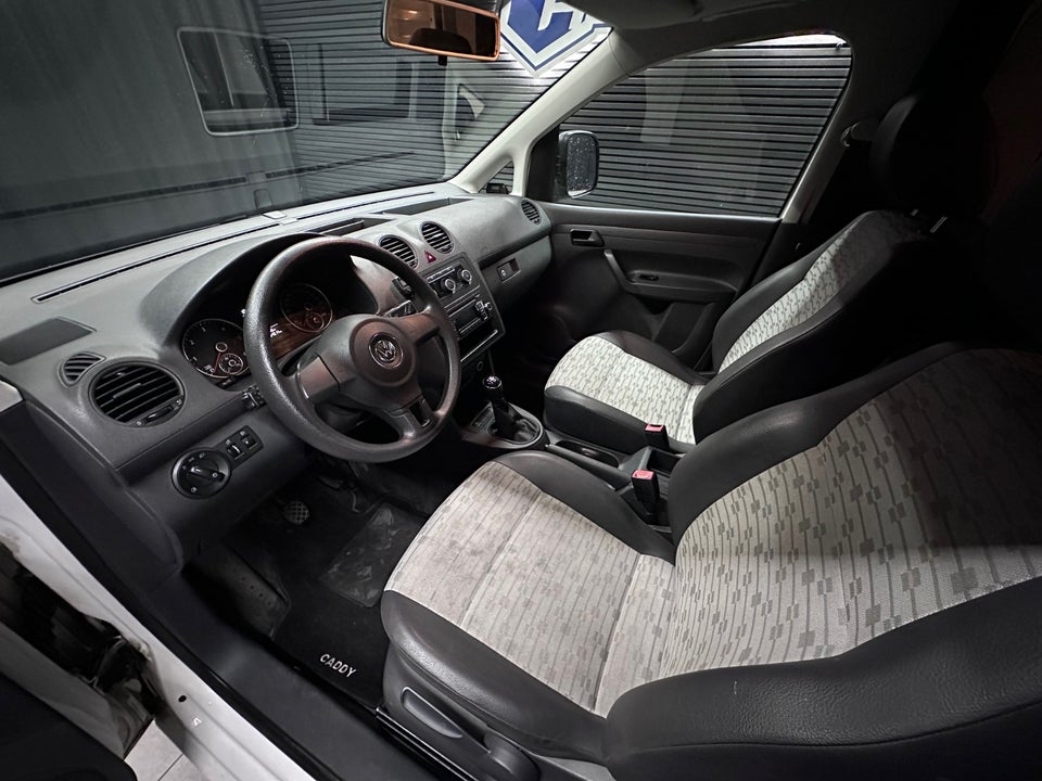 VW Caddy 1,6 TDi 102 BMT Van 5d