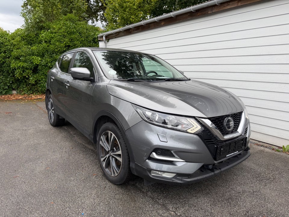 Nissan Qashqai 1,3 Dig-T 140 N-Connecta 5d