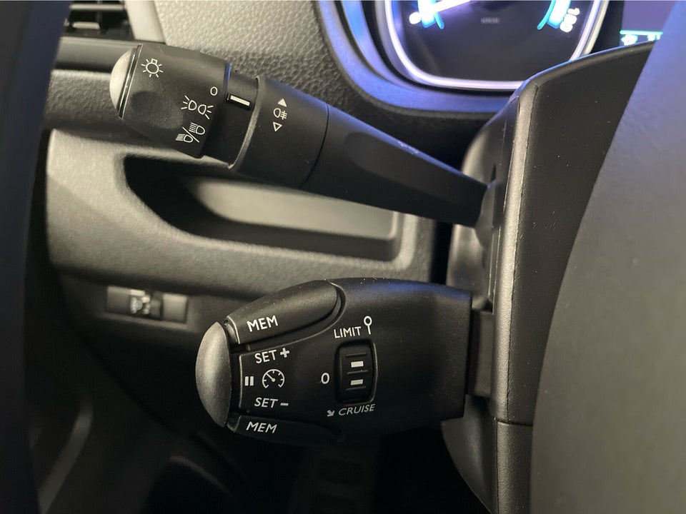 Peugeot e-Expert 75 L2 Plus Van