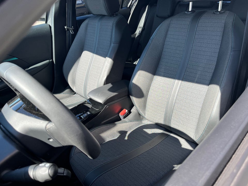 Peugeot 208 1,2 PureTech 100 Allure 5d