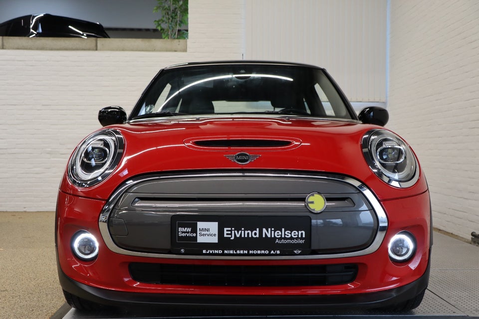 MINI Cooper SE Essential 3d
