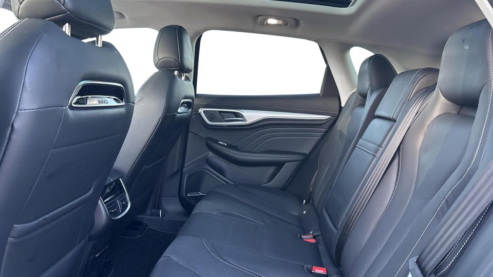 MG Marvel R Luxury 5d