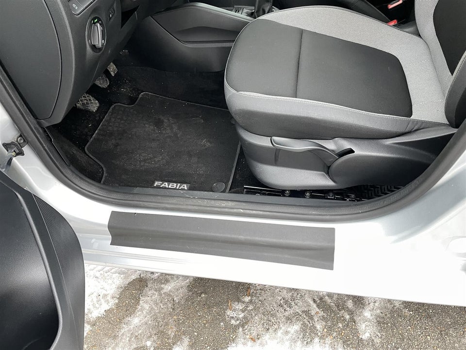 Skoda Fabia 1,0 MPi 75 Ambition 5d