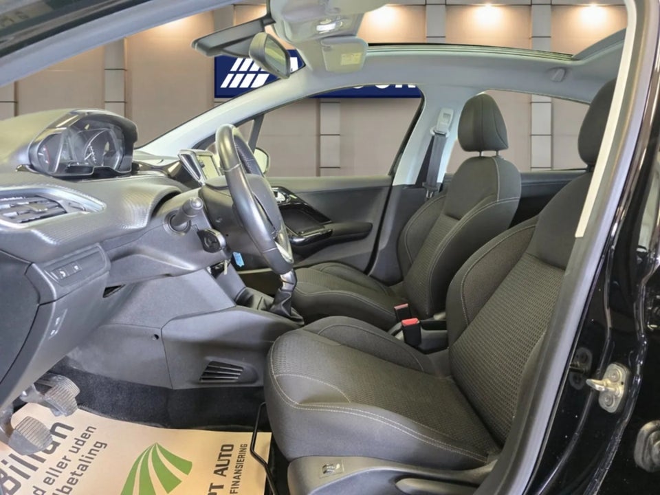 Peugeot 208 1,5 BlueHDi 100 Allure Sky 5d