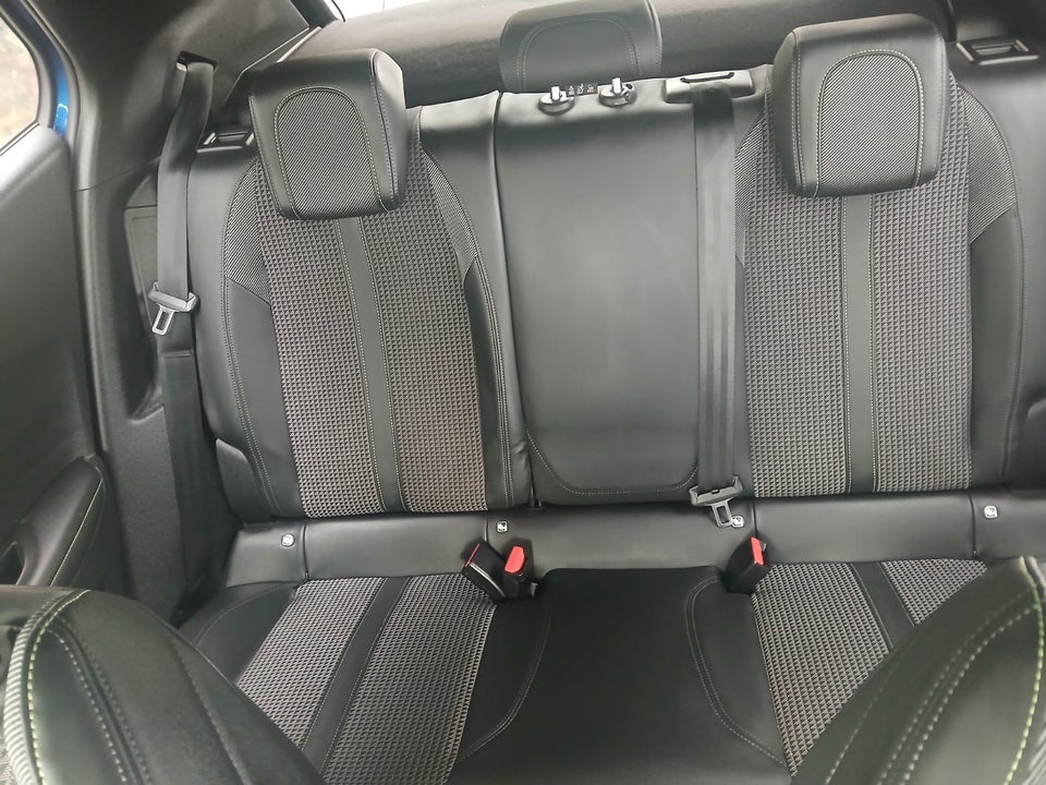 Peugeot e-2008 50 GT 5d