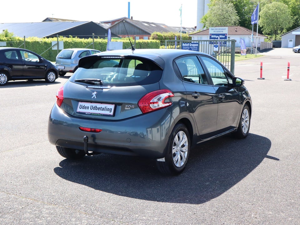 Peugeot 208 1,6 e-HDi 92 Allure Sky 5d