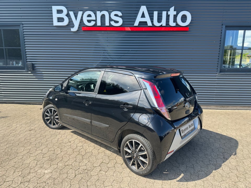 Toyota Aygo 1,0 VVT-i x-black II 5d