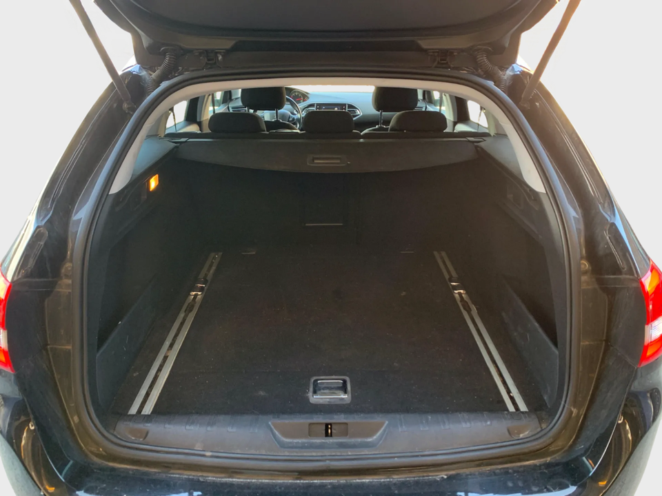 Peugeot 308 1,5 BlueHDi 130 Active SW 5d